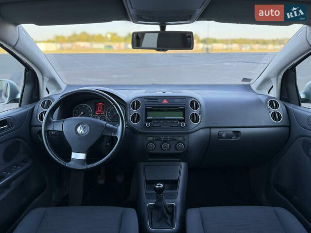 Сірий Фольксваген Golf Plus, об'ємом двигуна 1.39 л та пробігом 153 тис. км за 6800 $, фото 13 на Automoto.ua
