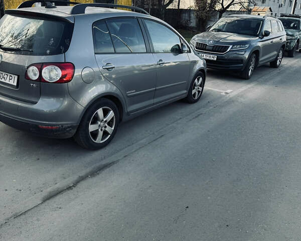 Сірий Фольксваген Golf Plus, об'ємом двигуна 1.4 л та пробігом 197 тис. км за 6000 $, фото 3 на Automoto.ua