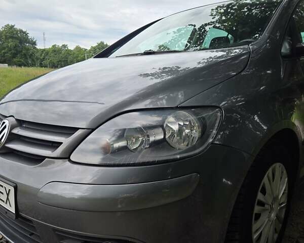 Сірий Фольксваген Golf Plus, об'ємом двигуна 1.6 л та пробігом 139 тис. км за 7100 $, фото 13 на Automoto.ua
