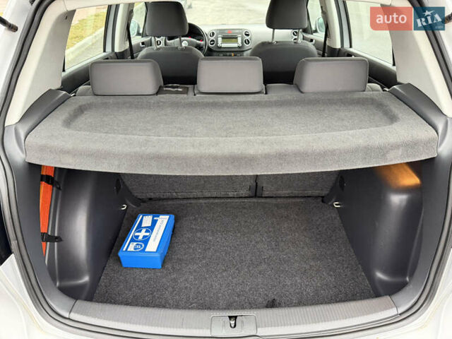 Сірий Фольксваген Golf Plus, об'ємом двигуна 1.6 л та пробігом 219 тис. км за 6499 $, фото 30 на Automoto.ua