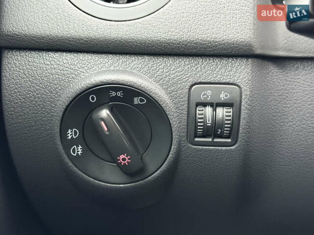 Сірий Фольксваген Golf Plus, об'ємом двигуна 1.6 л та пробігом 219 тис. км за 6499 $, фото 33 на Automoto.ua