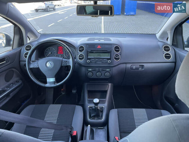 Серый Фольксваген Гольф Плюс, объемом двигателя 1.4 л и пробегом 174 тыс. км за 6150 $, фото 12 на Automoto.ua