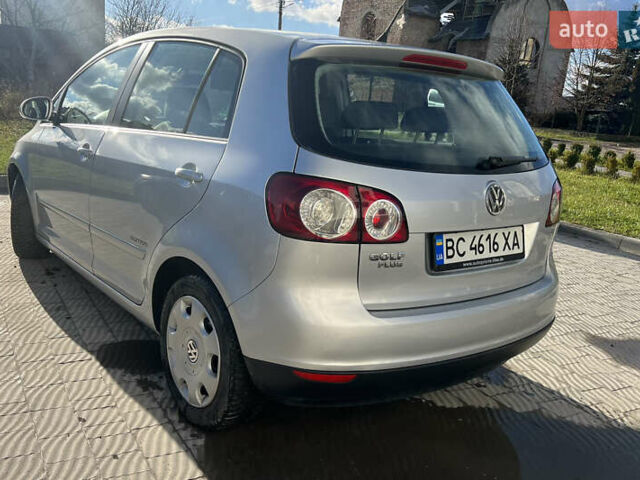 Серый Фольксваген Гольф Плюс, объемом двигателя 1.6 л и пробегом 210 тыс. км за 7500 $, фото 1 на Automoto.ua