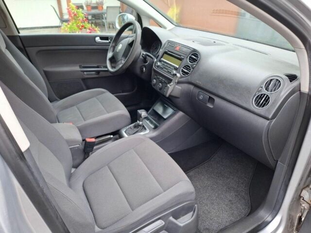 Фольксваген Гольф Плюс 2008 в Луцке на Automoto.ua Серый Фольксваген Гольф Плюс, объемом двигателя 0 л и пробегом 200 тыс. км за 5555 $, фото 8 на Automoto.ua