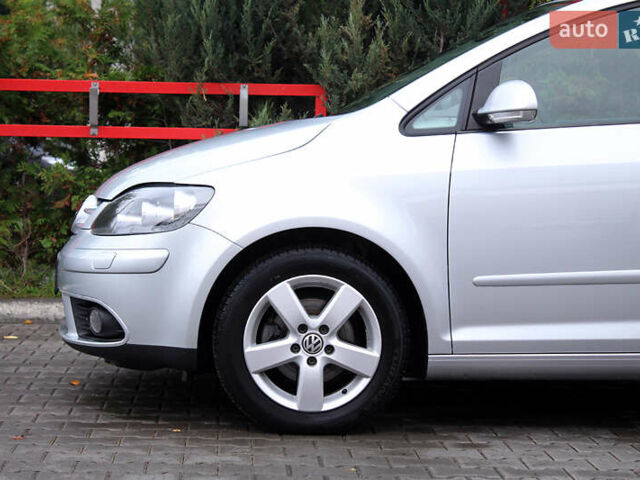 Серый Фольксваген Гольф Плюс, объемом двигателя 1.6 л и пробегом 189 тыс. км за 7800 $, фото 6 на Automoto.ua