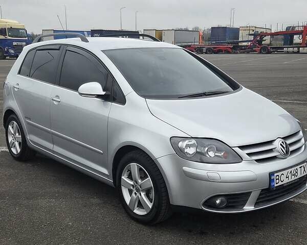 Серый Фольксваген Гольф Плюс, объемом двигателя 1.4 л и пробегом 211 тыс. км за 6400 $, фото 13 на Automoto.ua