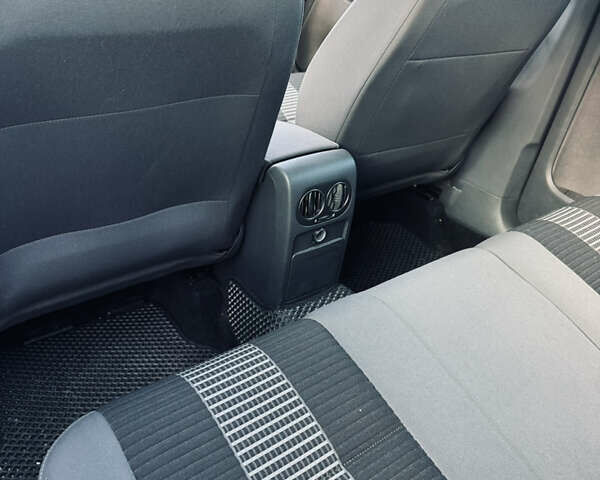 Сірий Фольксваген Golf Plus, об'ємом двигуна 1.4 л та пробігом 197 тис. км за 6000 $, фото 6 на Automoto.ua