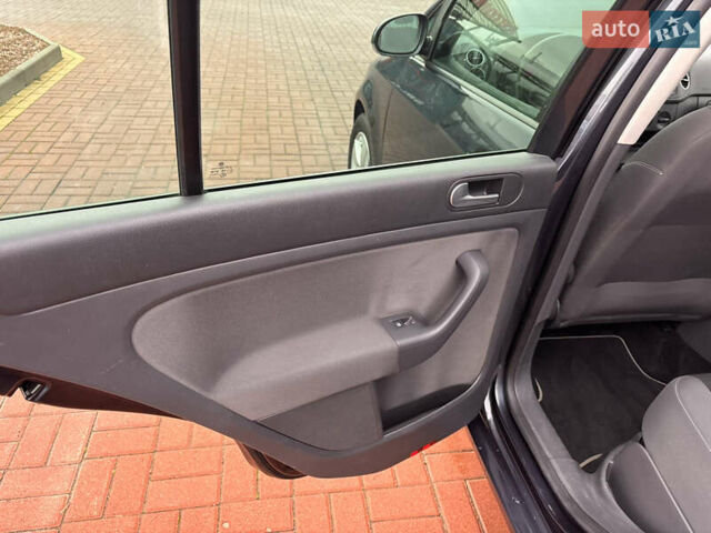 Серый Фольксваген Гольф Плюс, объемом двигателя 1.6 л и пробегом 128 тыс. км за 6700 $, фото 20 на Automoto.ua