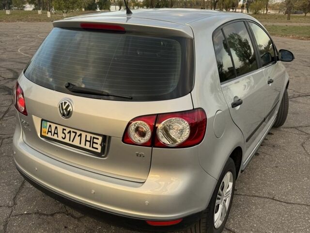 Сірий Фольксваген Golf Plus, об'ємом двигуна 1.6 л та пробігом 238 тис. км за 6990 $, фото 1 на Automoto.ua