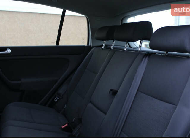 Серый Фольксваген Гольф Плюс, объемом двигателя 1.6 л и пробегом 210 тыс. км за 7500 $, фото 16 на Automoto.ua