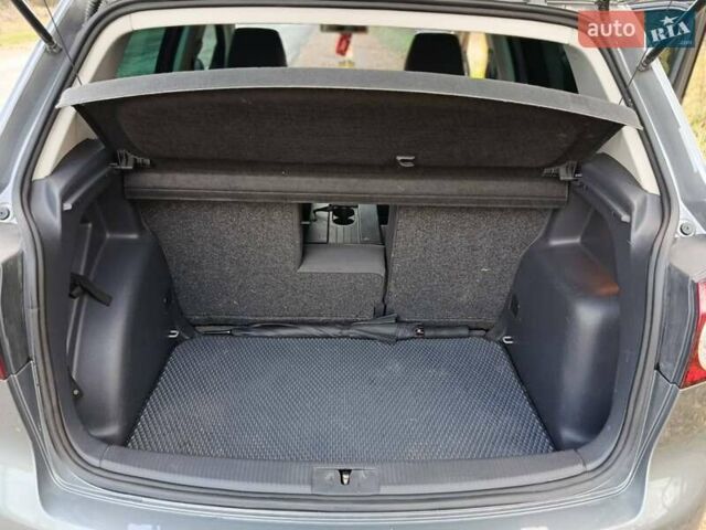 Фольксваген Гольф Плюс 2008 в Коростене на Automoto.ua Серый Фольксваген Гольф Плюс, объемом двигателя 1.6 л и пробегом 194 тыс. км за 6850 $, фото 13 на Automoto.ua