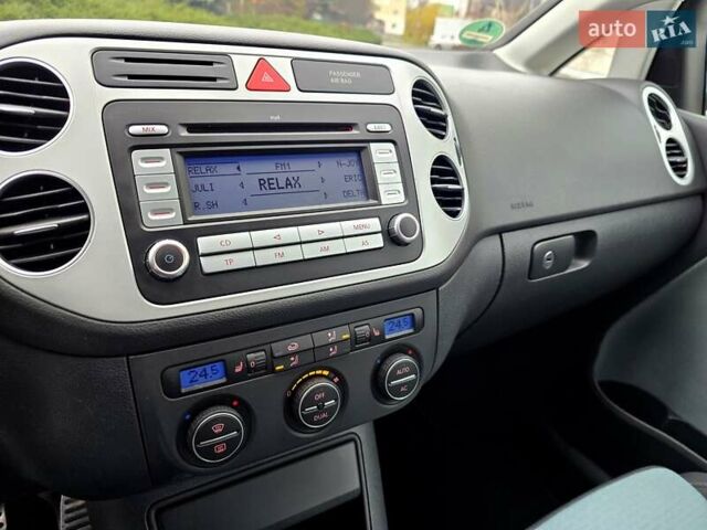 Серый Фольксваген Гольф Плюс, объемом двигателя 1.4 л и пробегом 121 тыс. км за 7400 $, фото 76 на Automoto.ua