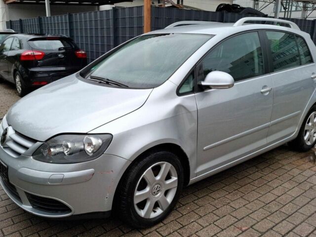 Фольксваген Гольф Плюс 2008 в Луцке на Automoto.ua Серый Фольксваген Гольф Плюс, объемом двигателя 0 л и пробегом 200 тыс. км за 5555 $, фото 1 на Automoto.ua