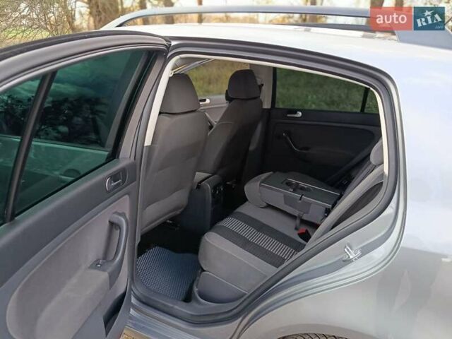 Фольксваген Гольф Плюс 2008 в Коростене на Automoto.ua Серый Фольксваген Гольф Плюс, объемом двигателя 1.6 л и пробегом 194 тыс. км за 6850 $, фото 11 на Automoto.ua