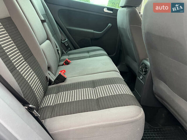 Серый Фольксваген Гольф Плюс, объемом двигателя 1.4 л и пробегом 226 тыс. км за 5400 $, фото 28 на Automoto.ua