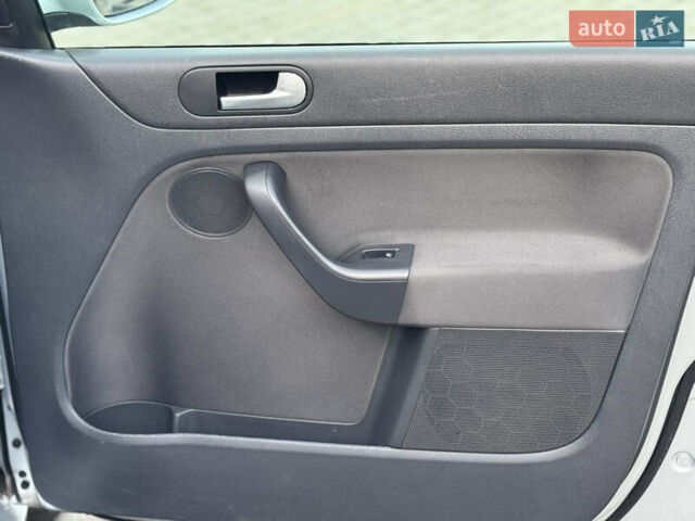 Серый Фольксваген Гольф Плюс, объемом двигателя 0 л и пробегом 166 тыс. км за 5800 $, фото 60 на Automoto.ua