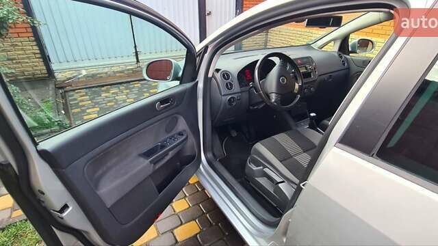 Серый Фольксваген Гольф Плюс, объемом двигателя 1.4 л и пробегом 180 тыс. км за 6900 $, фото 4 на Automoto.ua