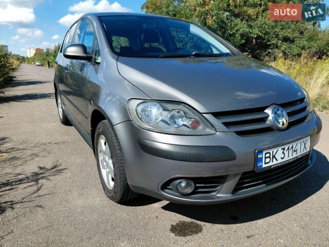 Сірий Фольксваген Golf Plus, об'ємом двигуна 1.6 л та пробігом 250 тис. км за 7400 $, фото 21 на Automoto.ua