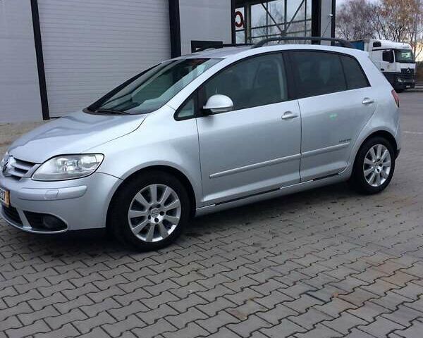 Серый Фольксваген Гольф Плюс, объемом двигателя 1.4 л и пробегом 195 тыс. км за 6900 $, фото 2 на Automoto.ua