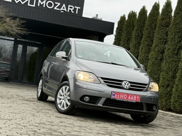 Серый Фольксваген Гольф Плюс, объемом двигателя 1.4 л и пробегом 155 тыс. км за 5700 $, фото 2 на Automoto.ua