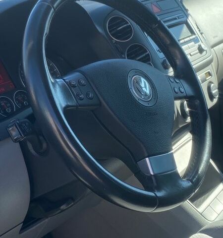 Серый Фольксваген Гольф Плюс, объемом двигателя 1.4 л и пробегом 218 тыс. км за 6200 $, фото 24 на Automoto.ua