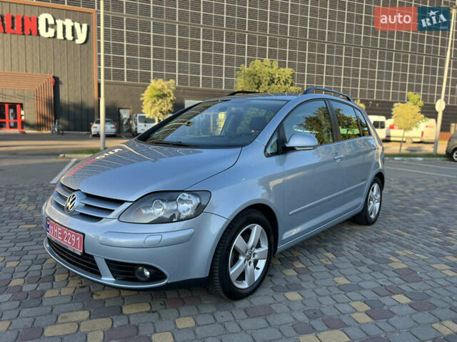 Фольксваген Гольф Плюс 2008 в Луцке на Automoto.ua Серый Фольксваген Гольф Плюс, объемом двигателя 1.4 л и пробегом 169 тыс. км за 7350 $, фото 1 на Automoto.ua