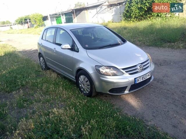 Серый Фольксваген Гольф Плюс, объемом двигателя 1.39 л и пробегом 260 тыс. км за 5900 $, фото 1 на Automoto.ua