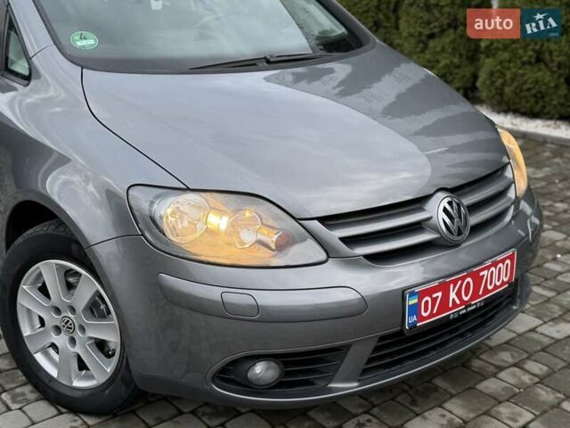 Серый Фольксваген Гольф Плюс, объемом двигателя 1.4 л и пробегом 194 тыс. км за 5700 $, фото 6 на Automoto.ua