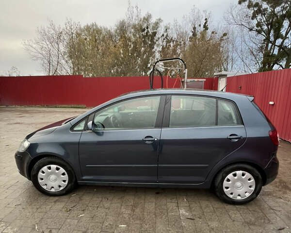 Серый Фольксваген Гольф Плюс, объемом двигателя 1.6 л и пробегом 230 тыс. км за 5600 $, фото 6 на Automoto.ua