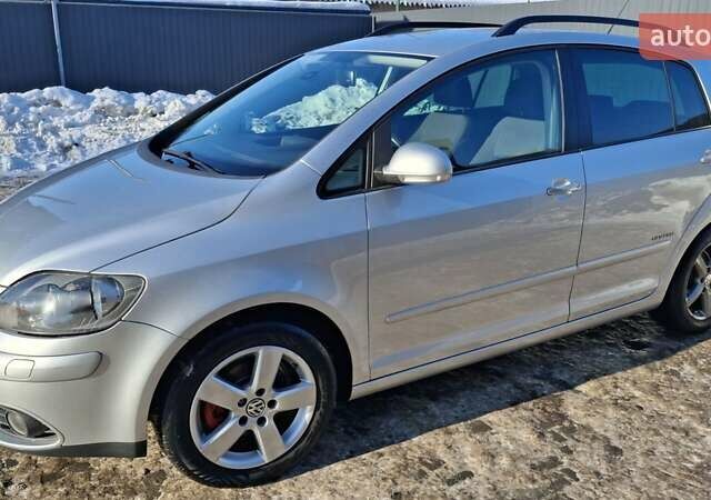 Серый Фольксваген Гольф Плюс, объемом двигателя 1.6 л и пробегом 212 тыс. км за 7150 $, фото 1 на Automoto.ua
