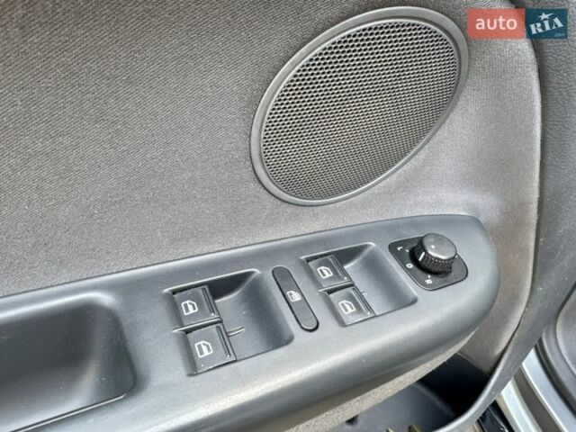 Серый Фольксваген Гольф Плюс, объемом двигателя 1.4 л и пробегом 209 тыс. км за 5550 $, фото 14 на Automoto.ua
