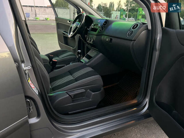 Серый Фольксваген Гольф Плюс, объемом двигателя 0 л и пробегом 221 тыс. км за 6300 $, фото 55 на Automoto.ua