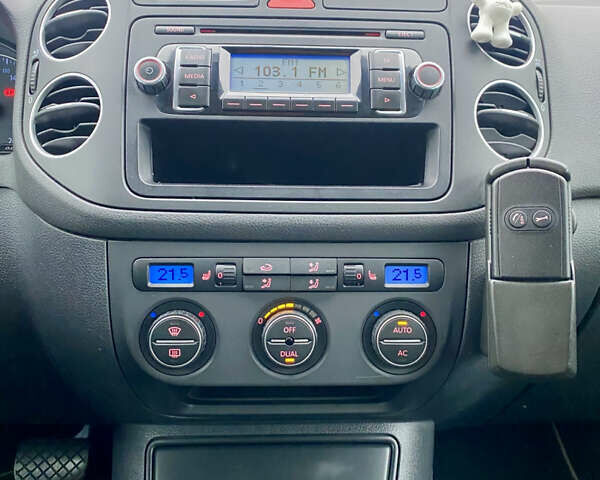 Серый Фольксваген Гольф Плюс, объемом двигателя 1.4 л и пробегом 199 тыс. км за 7500 $, фото 18 на Automoto.ua