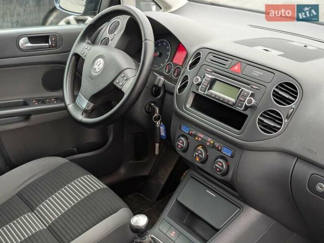 Серый Фольксваген Гольф Плюс, объемом двигателя 1.6 л и пробегом 159 тыс. км за 6950 $, фото 41 на Automoto.ua