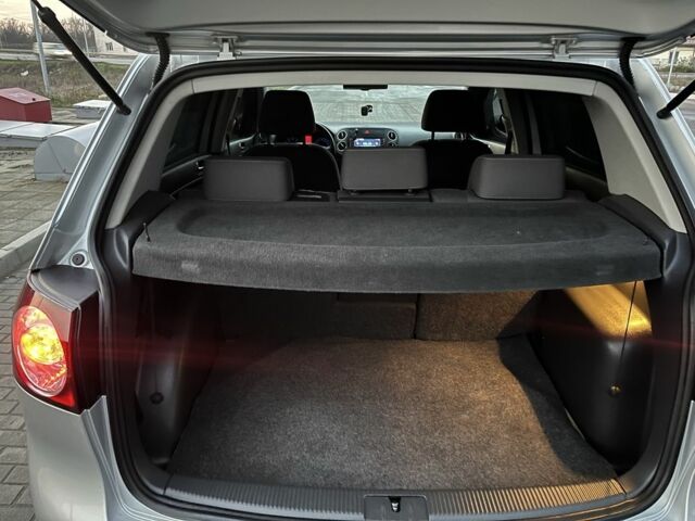 Серый Фольксваген Гольф Плюс, объемом двигателя 1.4 л и пробегом 243 тыс. км за 7199 $, фото 20 на Automoto.ua