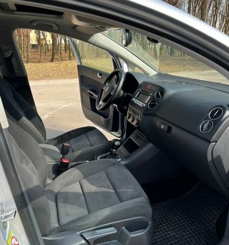 Серый Фольксваген Гольф Плюс, объемом двигателя 1.39 л и пробегом 213 тыс. км за 6700 $, фото 12 на Automoto.ua