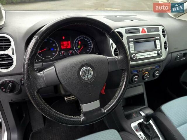 Серый Фольксваген Гольф Плюс, объемом двигателя 1.4 л и пробегом 121 тыс. км за 7400 $, фото 75 на Automoto.ua