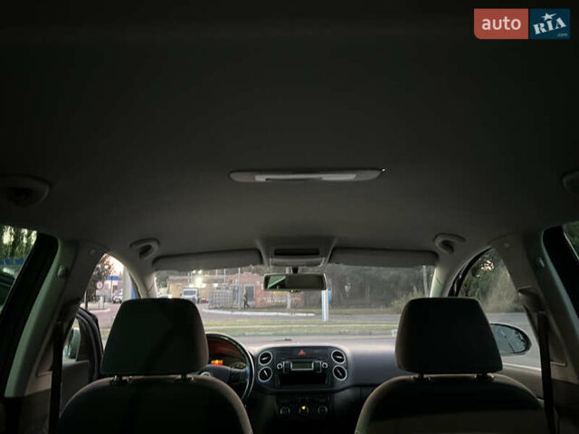 Серый Фольксваген Гольф Плюс, объемом двигателя 0 л и пробегом 221 тыс. км за 6300 $, фото 76 на Automoto.ua