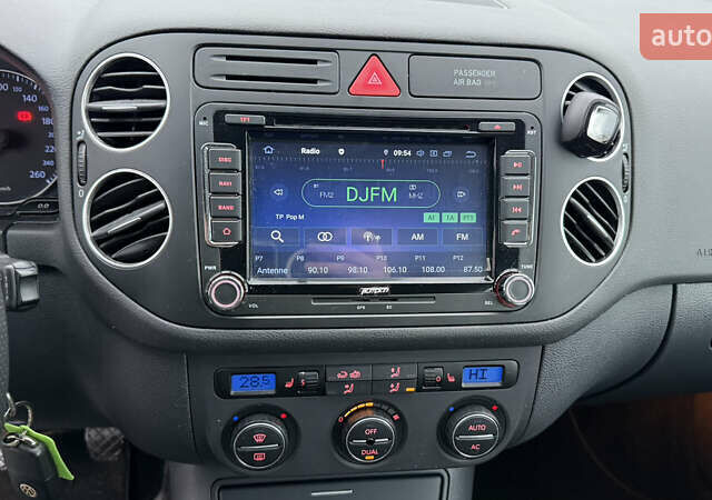 Серый Фольксваген Гольф Плюс, объемом двигателя 1.4 л и пробегом 220 тыс. км за 6500 $, фото 22 на Automoto.ua