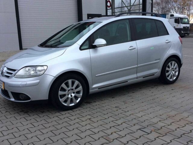 Серый Фольксваген Гольф Плюс, объемом двигателя 1.4 л и пробегом 195 тыс. км за 6800 $, фото 3 на Automoto.ua