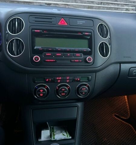 Серый Фольксваген Гольф Плюс, объемом двигателя 1.4 л и пробегом 152 тыс. км за 7000 $, фото 17 на Automoto.ua