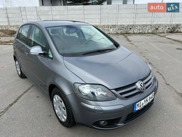 Серый Фольксваген Гольф Плюс, объемом двигателя 1.6 л и пробегом 154 тыс. км за 8699 $, фото 5 на Automoto.ua