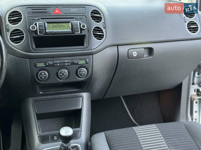 Серый Фольксваген Гольф Плюс, объемом двигателя 0 л и пробегом 166 тыс. км за 5800 $, фото 58 на Automoto.ua