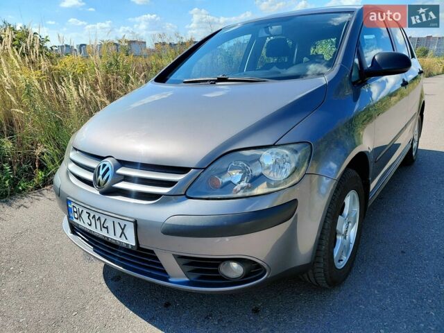 Сірий Фольксваген Golf Plus, об'ємом двигуна 1.6 л та пробігом 250 тис. км за 7400 $, фото 19 на Automoto.ua