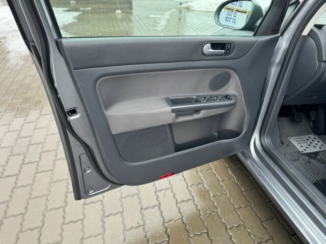 Серый Фольксваген Гольф Плюс, объемом двигателя 1.9 л и пробегом 272 тыс. км за 6400 $, фото 23 на Automoto.ua