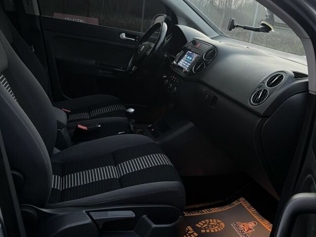 Сірий Фольксваген Golf Plus, об'ємом двигуна 1.4 л та пробігом 243 тис. км за 7120 $, фото 13 на Automoto.ua