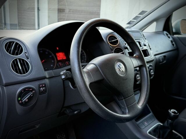 Сірий Фольксваген Golf Plus, об'ємом двигуна 1.6 л та пробігом 237 тис. км за 6999 $, фото 5 на Automoto.ua