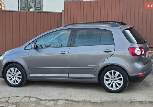 Серый Фольксваген Гольф Плюс, объемом двигателя 1.6 л и пробегом 227 тыс. км за 8899 $, фото 31 на Automoto.ua