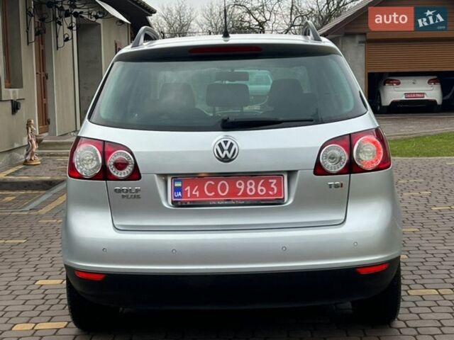 Серый Фольксваген Гольф Плюс, объемом двигателя 1.4 л и пробегом 149 тыс. км за 6850 $, фото 3 на Automoto.ua