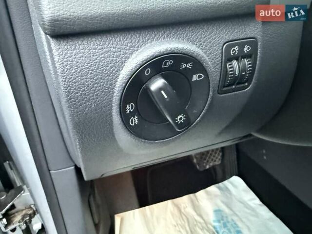 Серый Фольксваген Гольф Плюс, объемом двигателя 1.6 л и пробегом 189 тыс. км за 8400 $, фото 22 на Automoto.ua